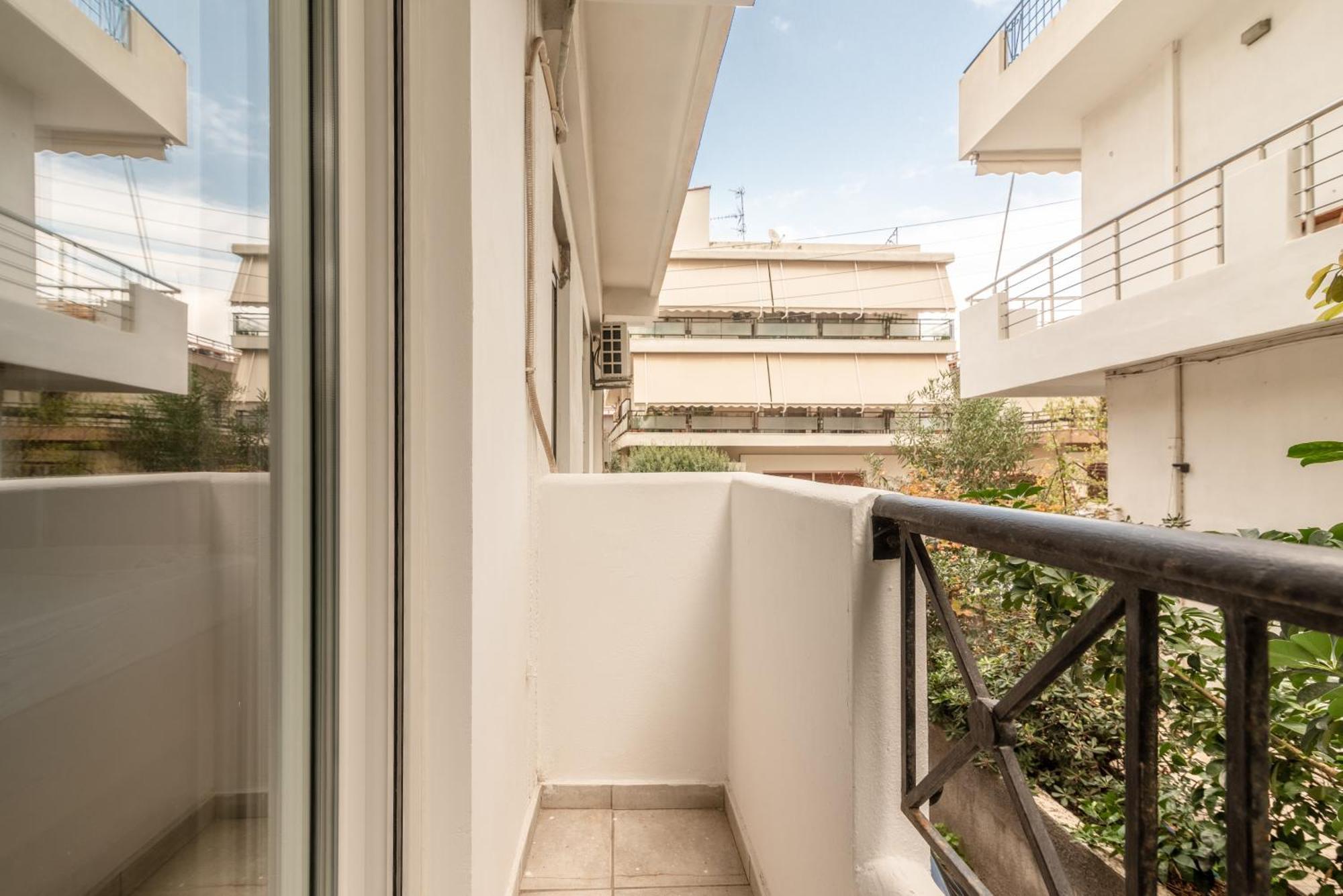 Misty Grey Apartment Near City Centre 伊拉克利翁 外观 照片