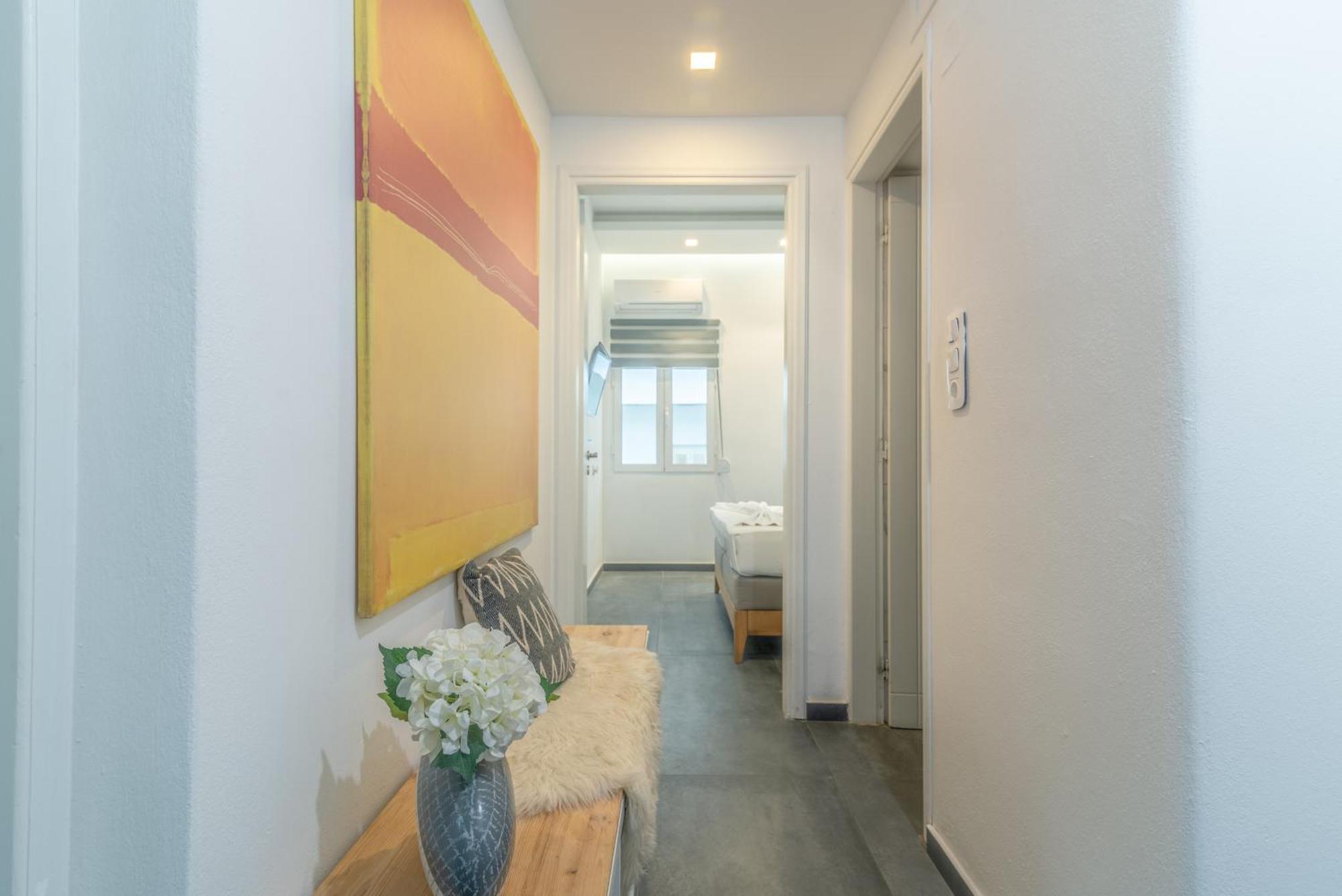 Misty Grey Apartment Near City Centre 伊拉克利翁 外观 照片