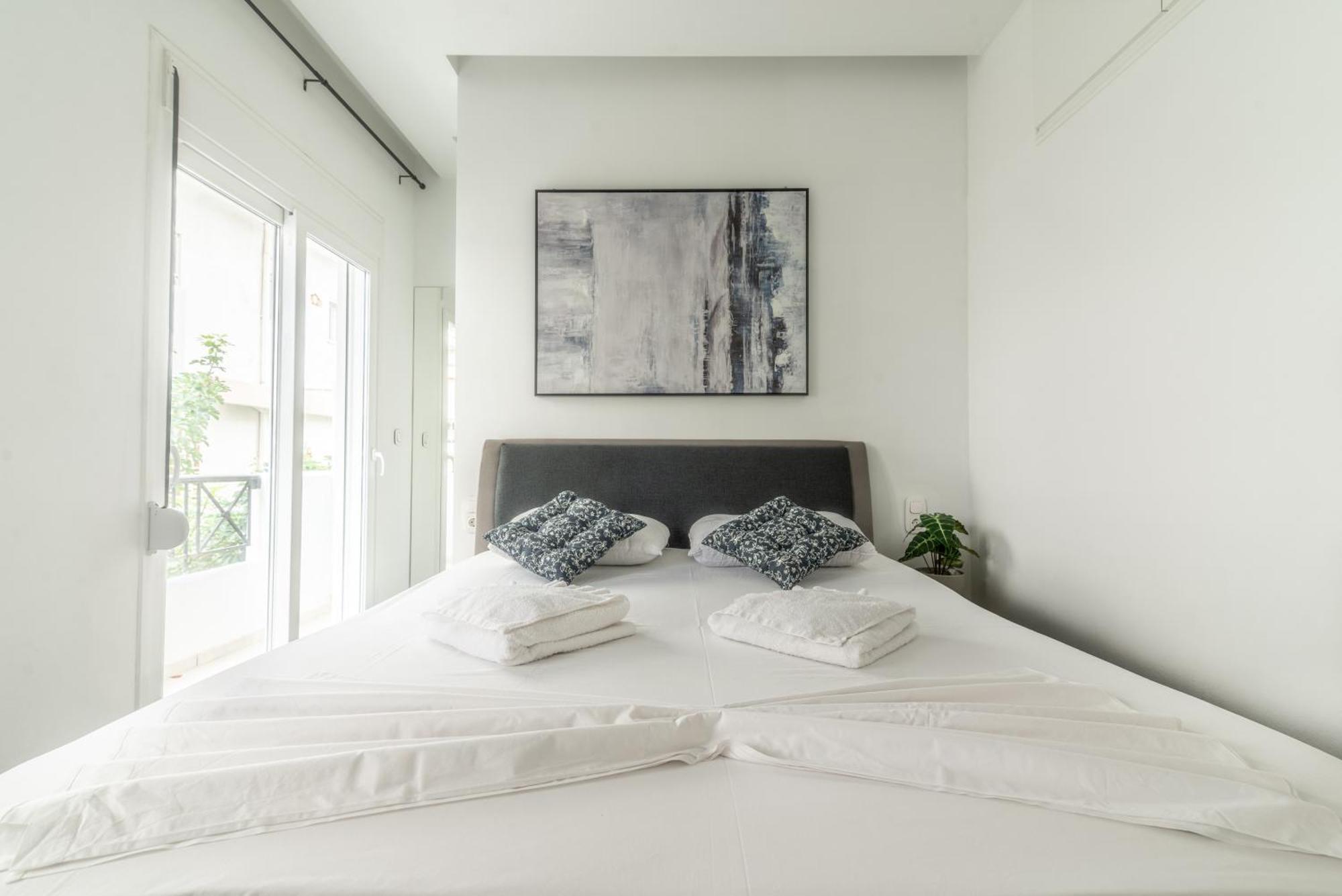 Misty Grey Apartment Near City Centre 伊拉克利翁 外观 照片