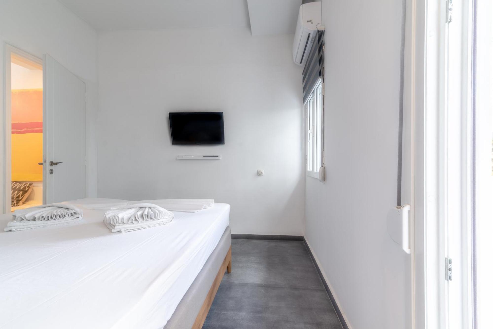 Misty Grey Apartment Near City Centre 伊拉克利翁 外观 照片