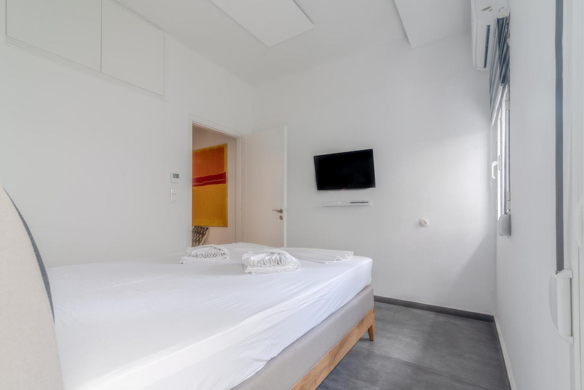 Misty Grey Apartment Near City Centre 伊拉克利翁 外观 照片